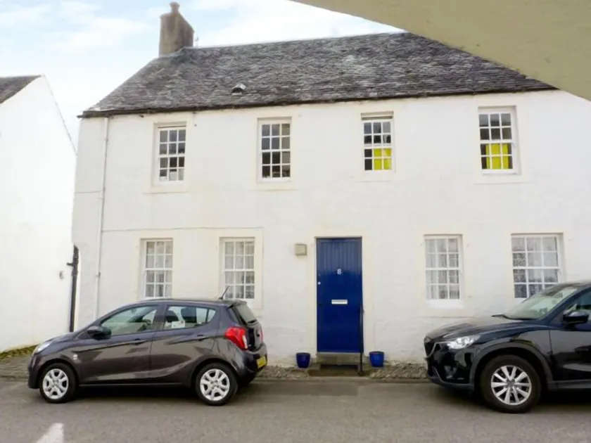 8 Cathedral Street - Image 1