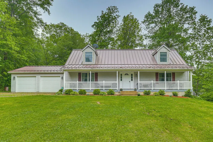 2 Mi to Woodbury Wildlife Area: Cozy Farmhouse! - Image 1