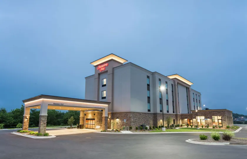 Hampton Inn Cumberland - Image 1