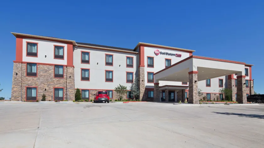 Best Western Plus Wewoka Inn & Suites - Image 1