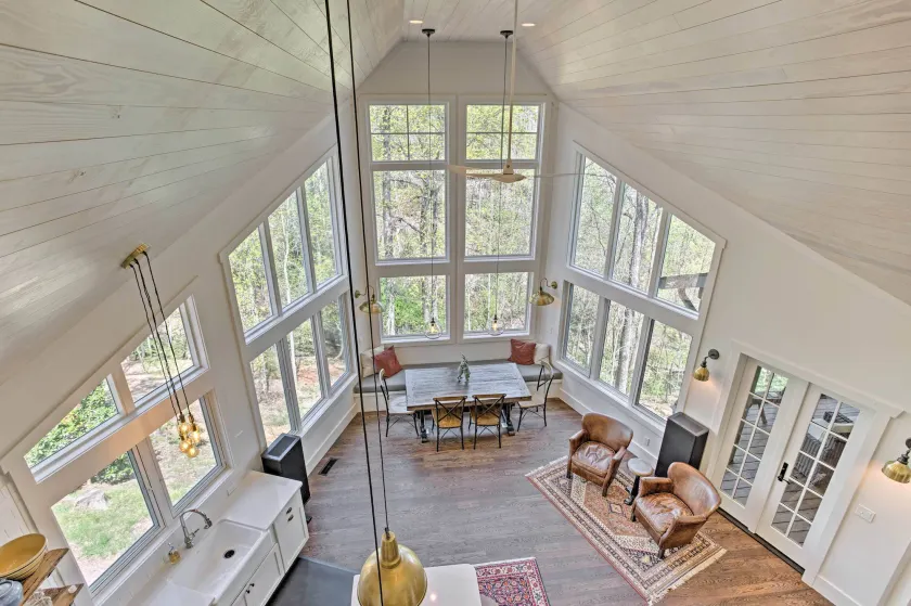 Enchanting Tryon Home w/ Hot Tub ~ 14 Mi to Tiec! - Image 1