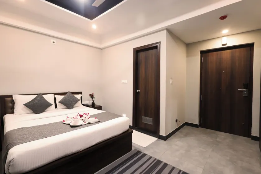 De Royale Sapphire Suites - Image 1