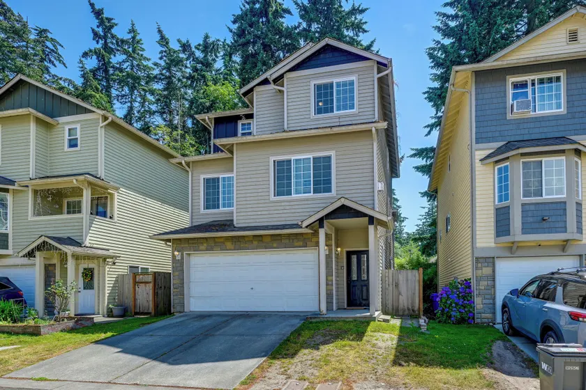 Great for Families! Spacious Retreat in Lynnwood - Image 1