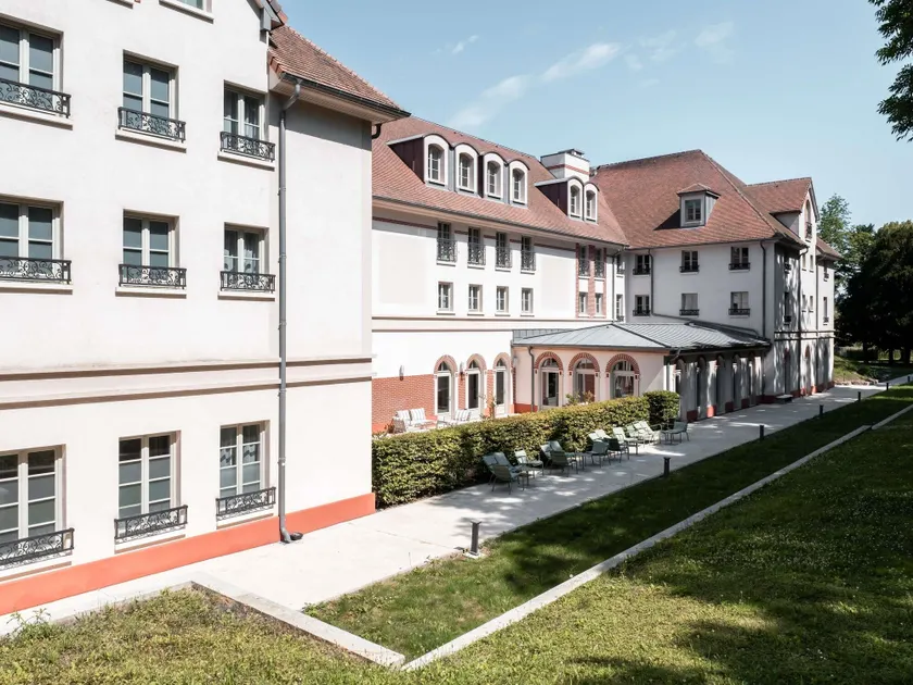 Mercure Maintenon - Image 1