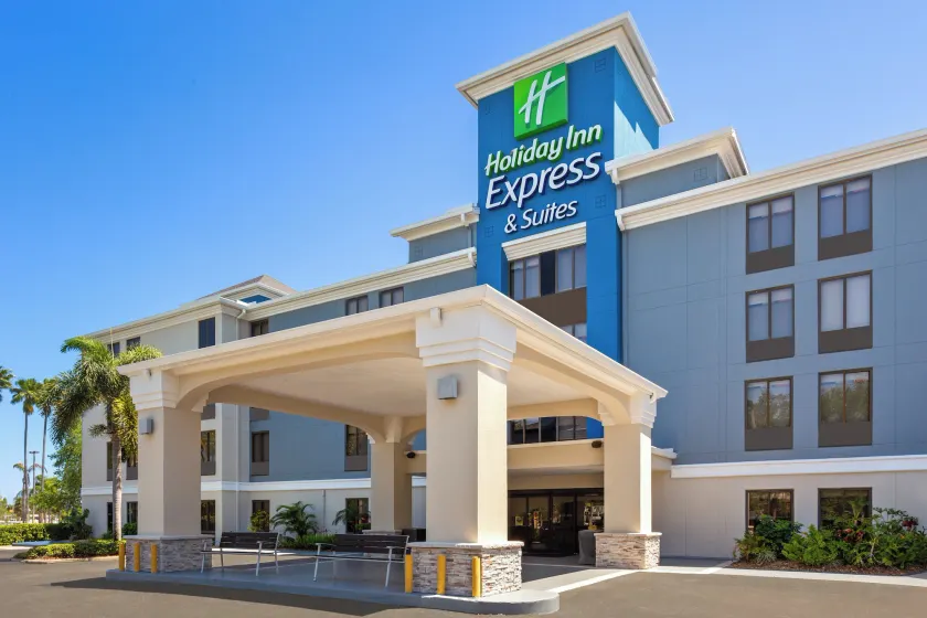 Holiday Inn Express Hotel & Suites Tampa-Rocky Point Island by IHG - Image 1