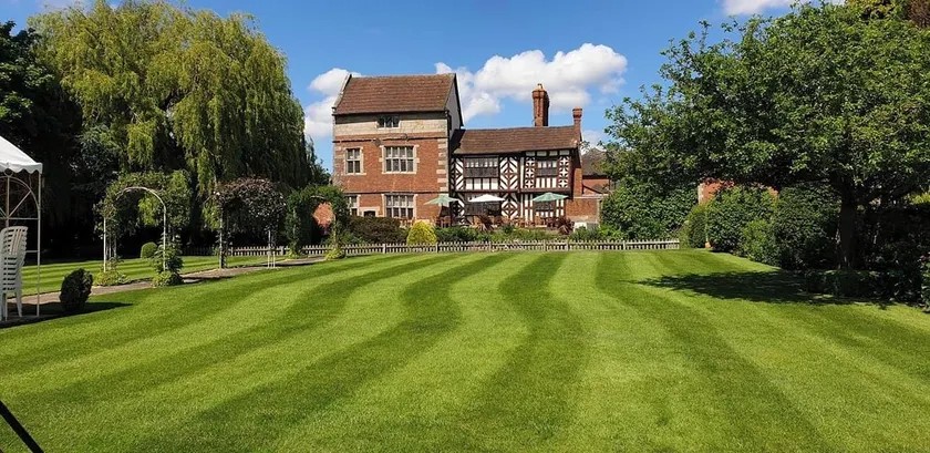 Albright Hussey Manor - Image 1