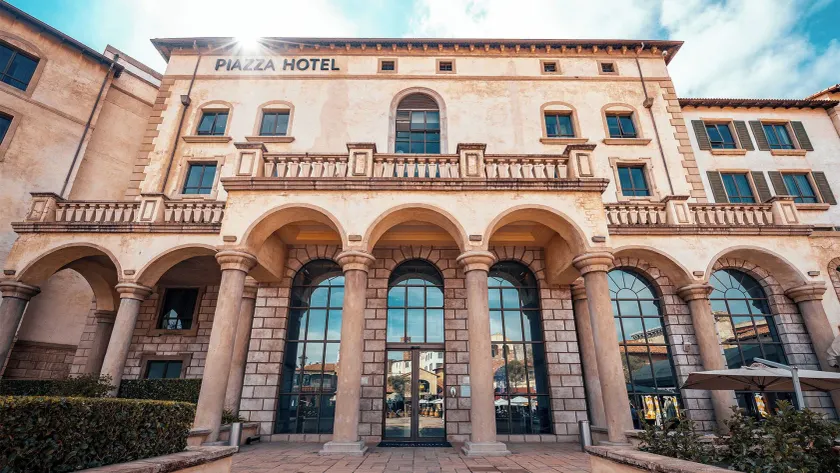 Piazza Hotel Montecasino - Image 1