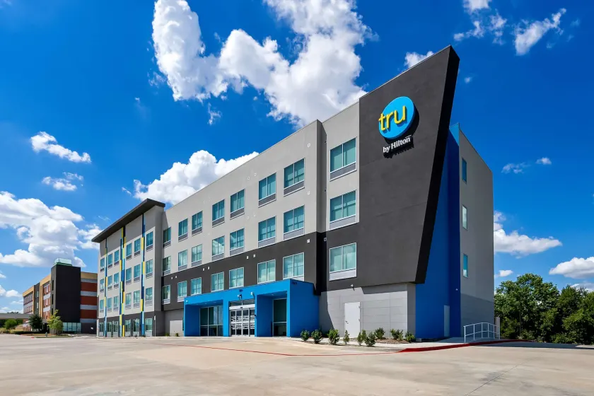 Tru by Hilton Plano Hwy 75 - Image 1