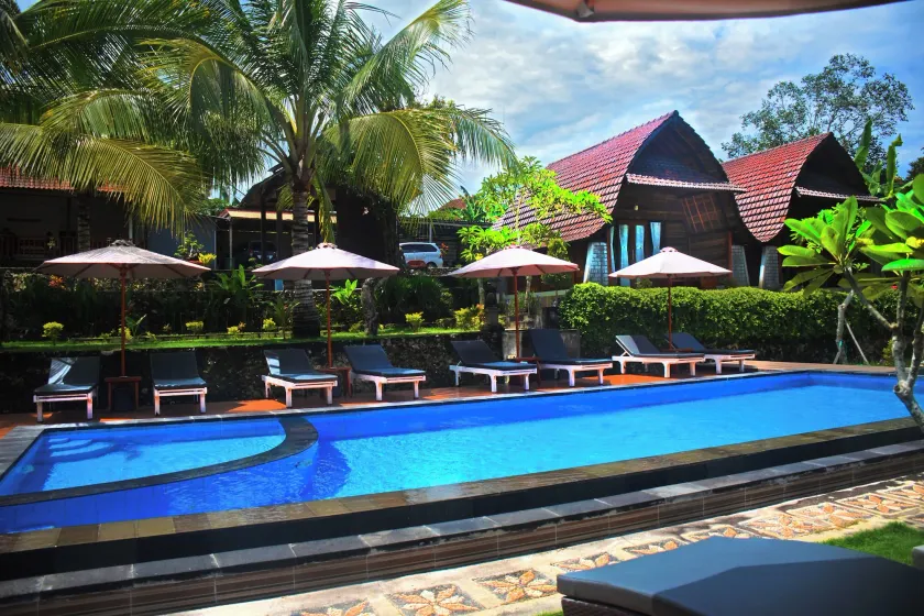 Mamaras Guest House - Image 1
