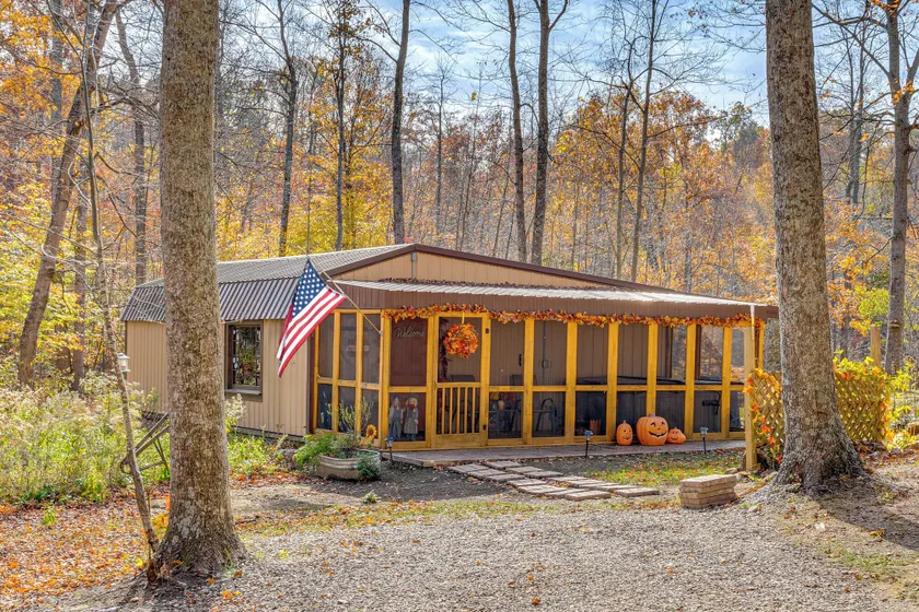 9 Mi to Hocking Hills SP: Cabin w/ Private Hot Tub - Image 1