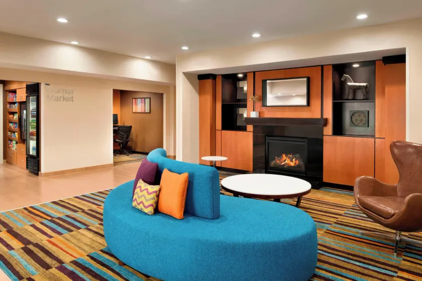 Fairfield Inn & Suites Hartford Manchester - Image 1