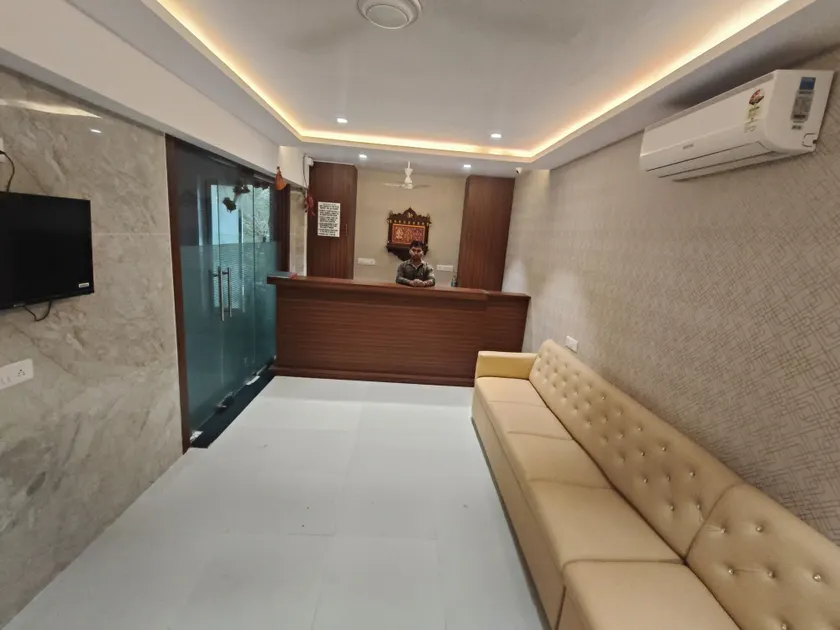 Hotel Morya Residency Parel - Lobby