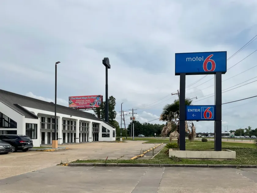 Motel 6 Baton Rouge East, LA I12 - Image 1