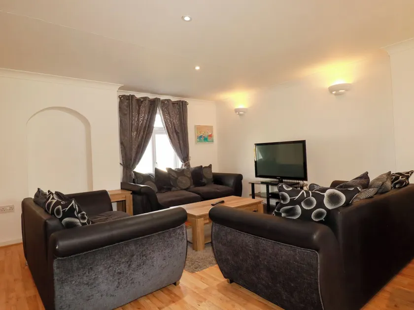 62 Golf Lodges - Image 1