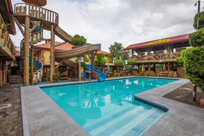 OYO 588 Sunrock Resort - Image 1