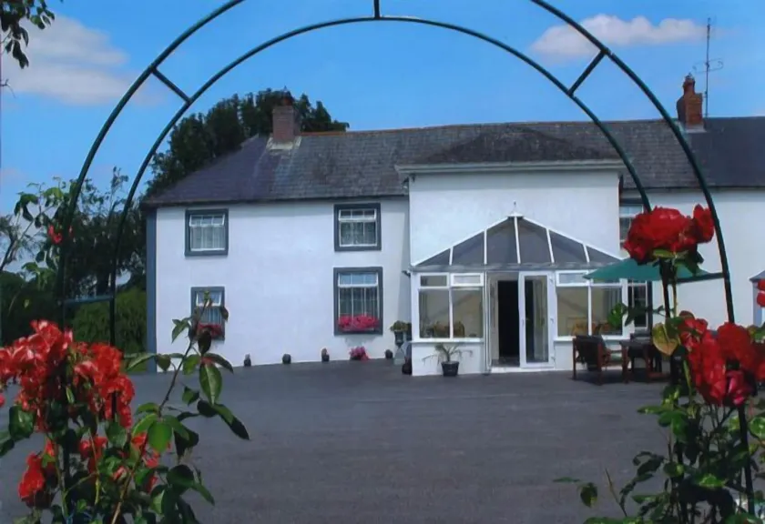 Grove Farm House B&B - Image 1