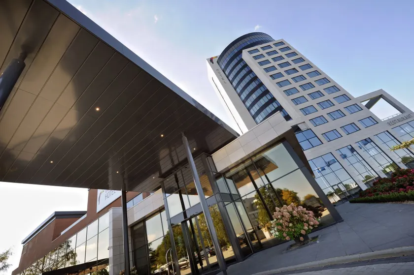 Van der Valk Hotel Tiel - Image 1
