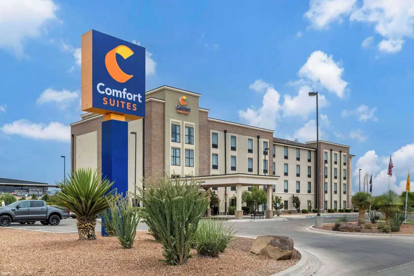 Comfort Suites Carlsbad - Image 1