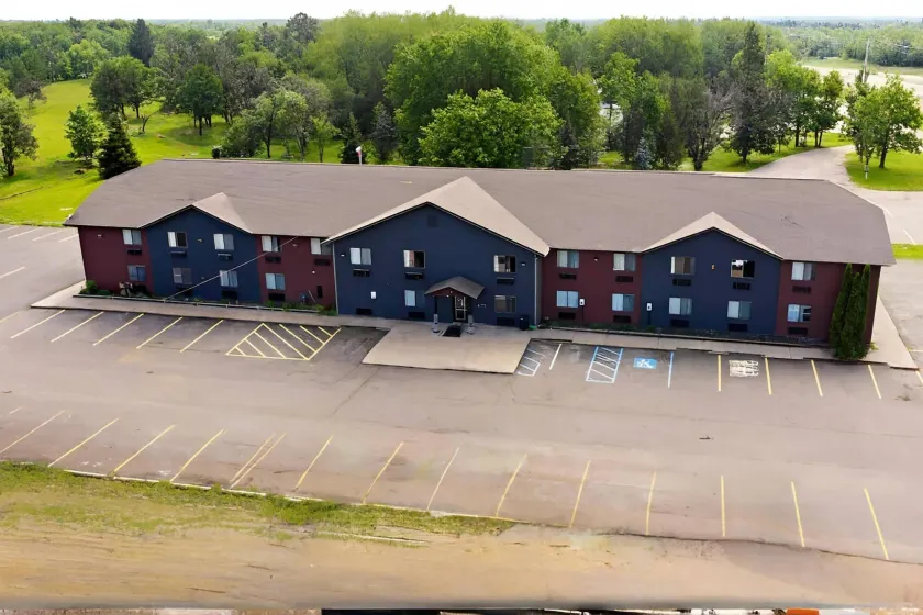 Rodeway Inn Hibbing - Image 1