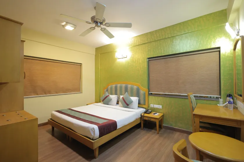 Hotel Sudesh Tower - Image 1