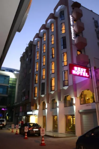 Rest Hotel - Image 1