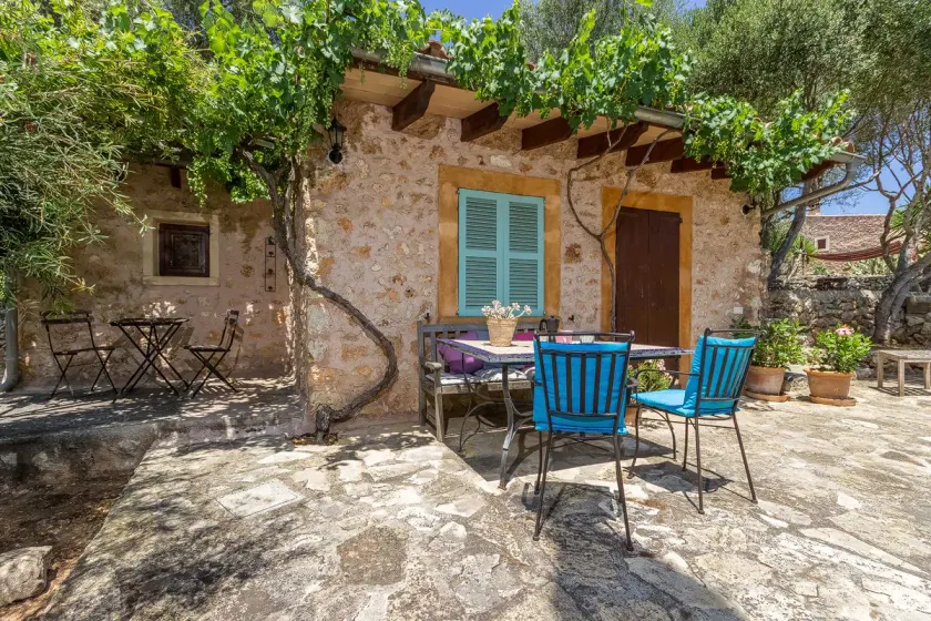 Casa Groc - Image 1