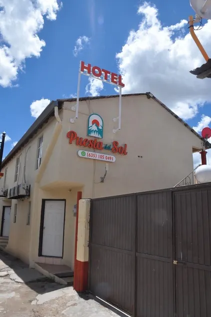 Hotel Puesta del Sol - Image 1
