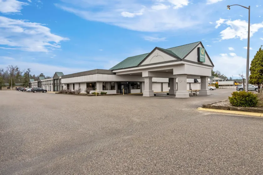 Quality Inn & Suites - Image 1