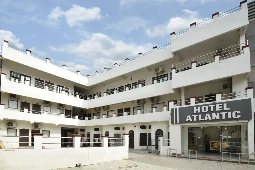 Hotel Atlantic - Image 1