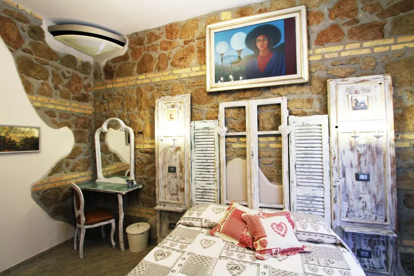 Mancini Shabby House - Image 1