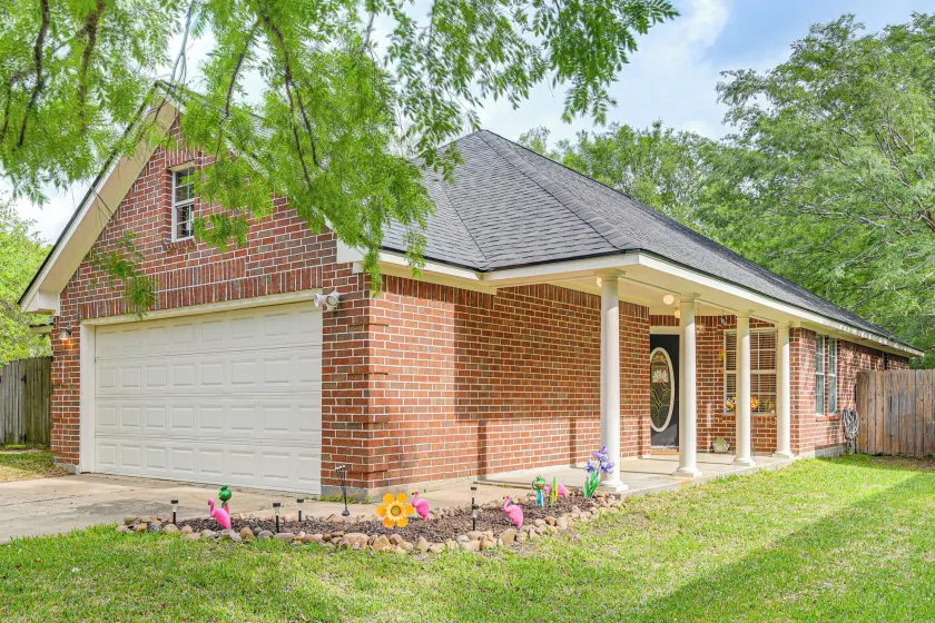 Explore Alvin! Charming Home Near College & Dtwn - Image 1