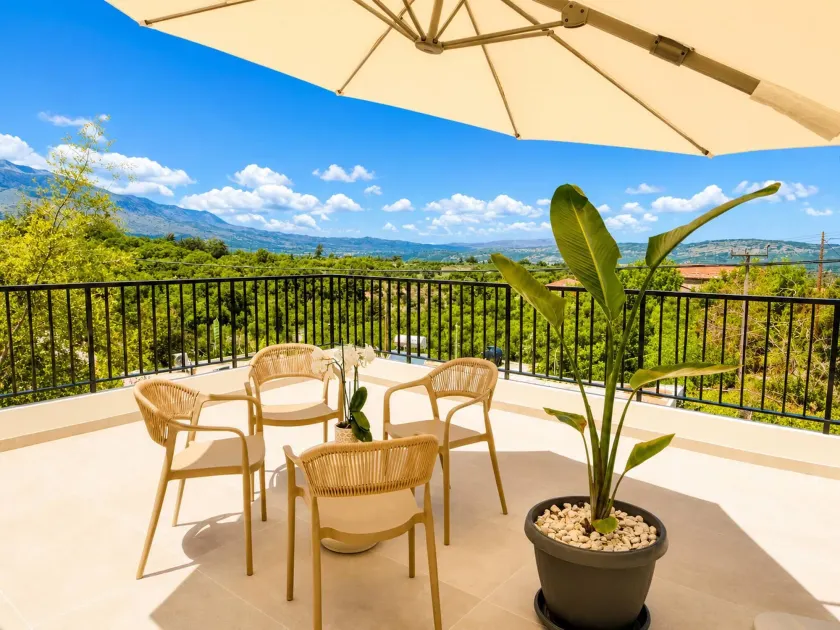 Fragkios Archontiko, 12 min to beach 2BD 4PL 1BA - Image 1