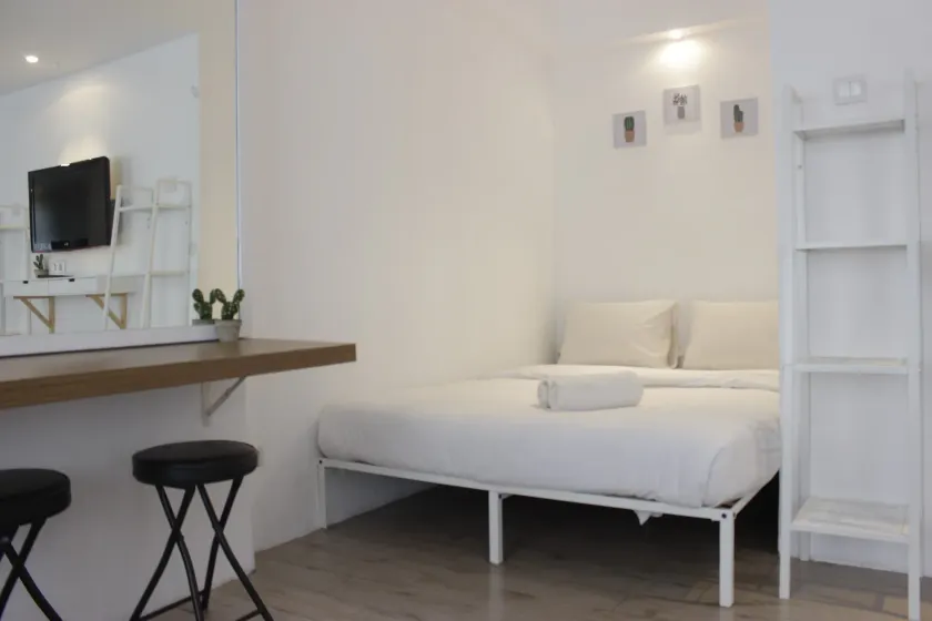 Modern Chic Studio Room at Grand Asia Afrika Apartment - Image 1