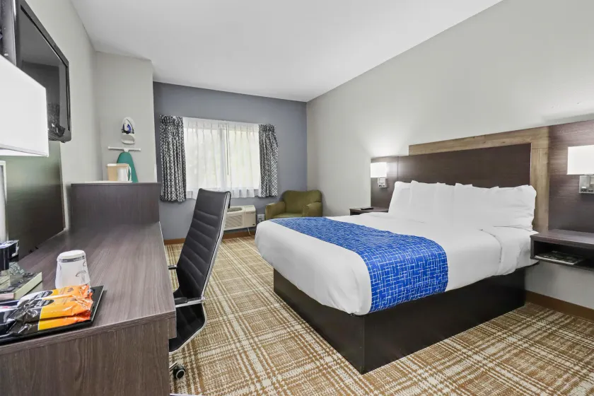 GrandStay Hotel & Suites Minocqua - Image 1