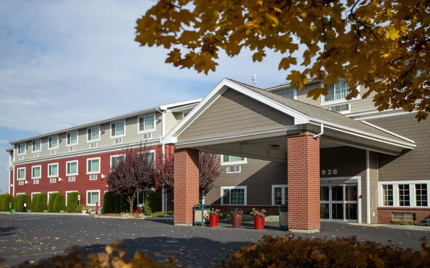 Coast Hilltop Inn - Image 1