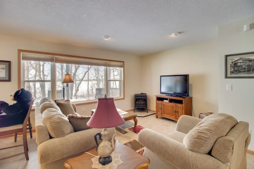 Family Nature Haven! Lakefront Pelican Lake Duplex - Image 1