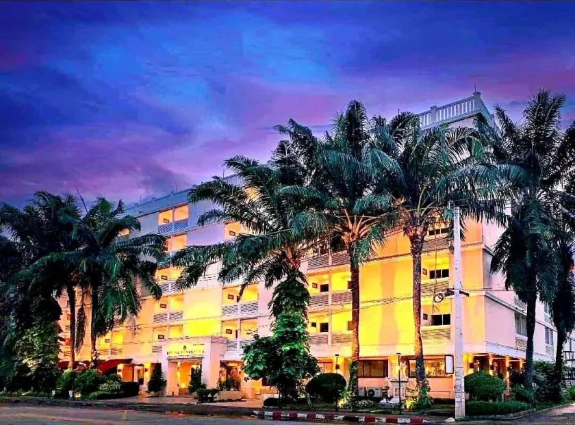 Royal Peninsula Hotel Chiangmai - Image 1
