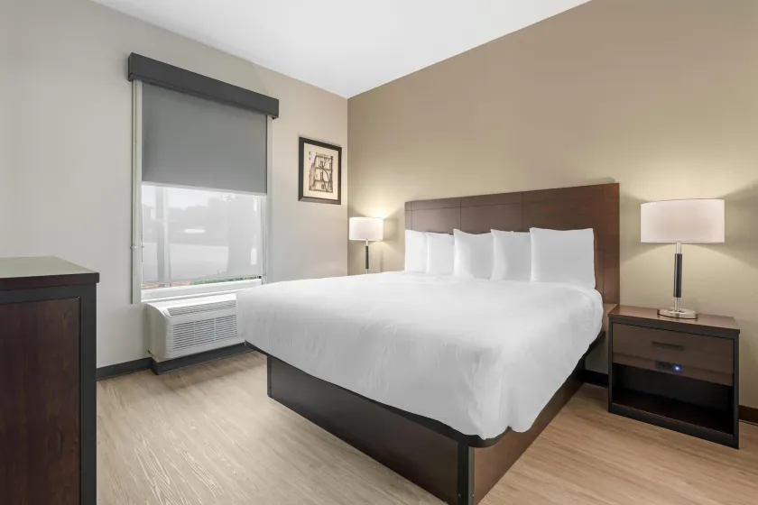 Best Western Plus McKinney Inn and Suites - Image 1