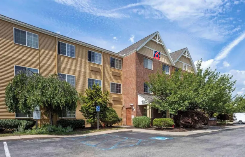 Studio 6 Extended Stay Fishkill Route 9 NY - Image 1