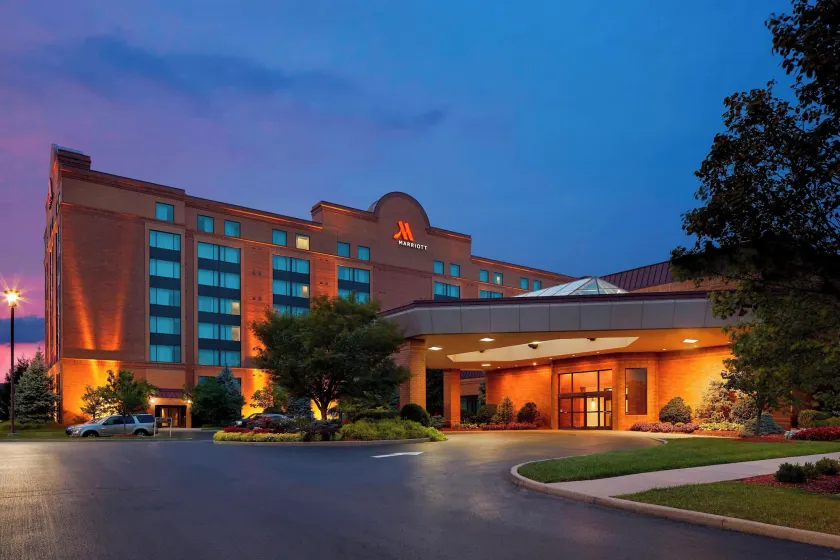 Marriott Cincinnati Airport - Image 1