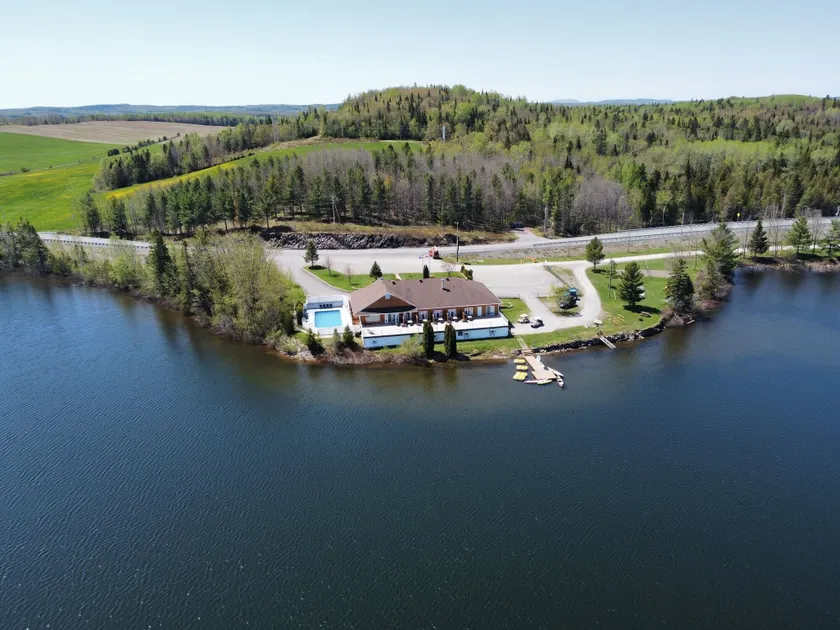 Auberge Du Lac Malcom - Image 1