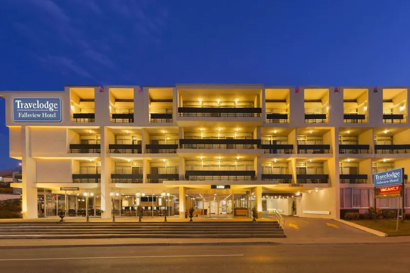 Travelodge by Wyndham Niagara Falls Fallsview - Image 1