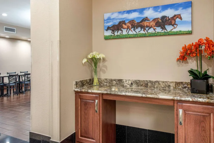 Econo Lodge Shelbyville North - Image 1