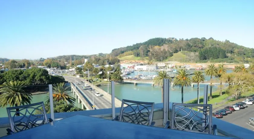 Emerald Hotel - Image 1