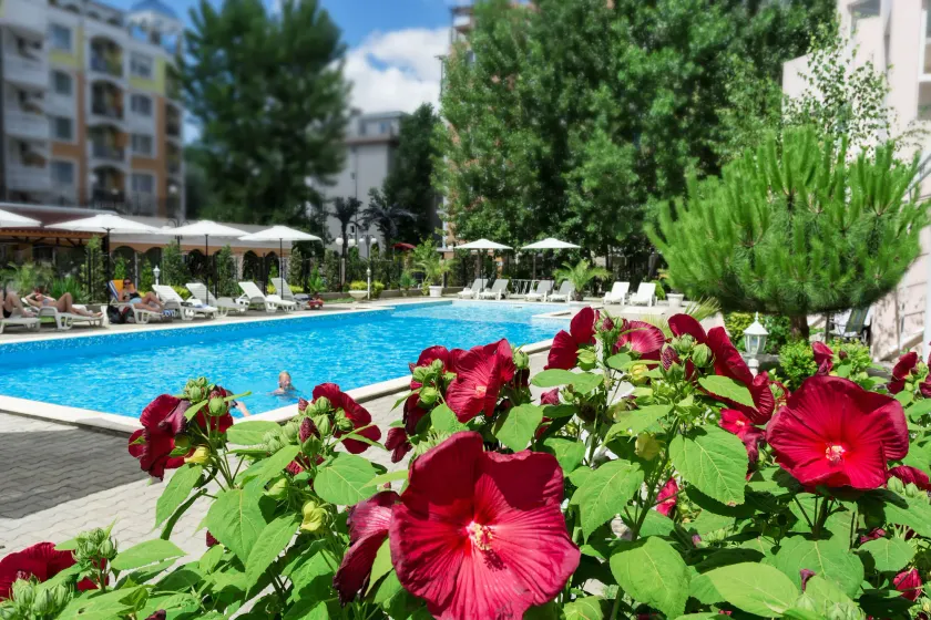 Vanilla Garden Apartments - Image 1