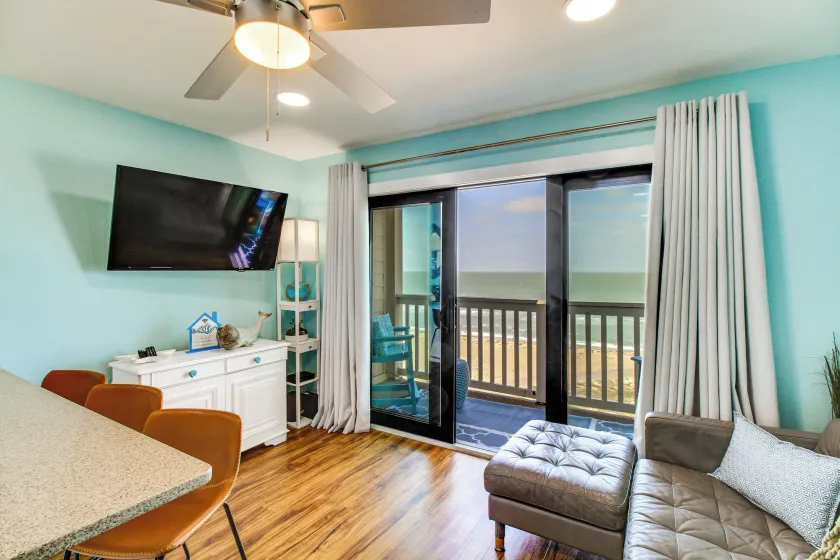 Balcony w/ Bay View! North Beach 2nd-floor Condo - Image 1