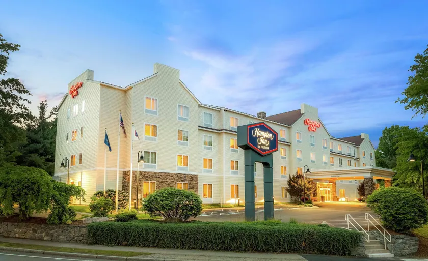 Hampton Inn Nashua - Image 1