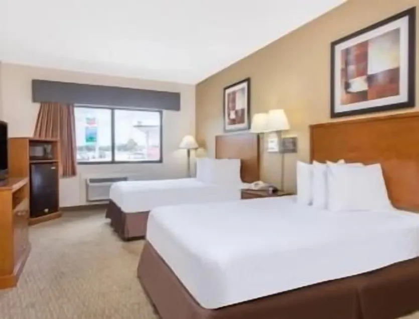 Days Inn by Wyndham Phenix City Near Fort Benning - Image 1