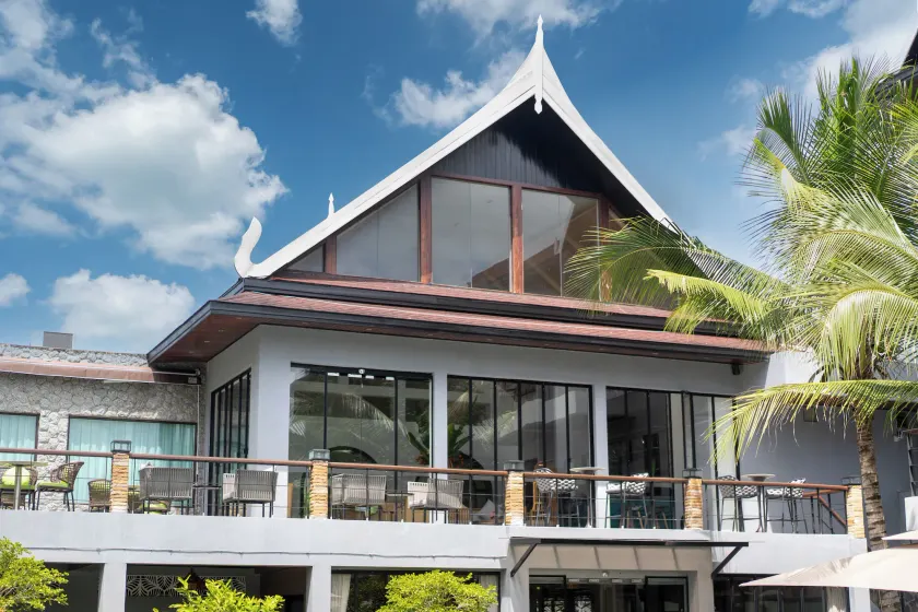 Howard Johnson by Wyndham Phuket Naiyang - Image 1