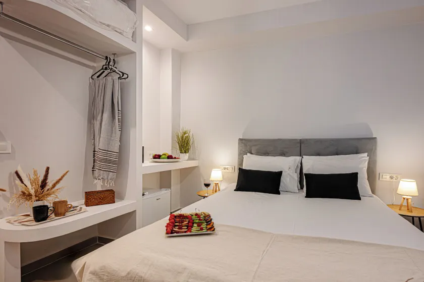 AMINA APARTMENTS - Image 1
